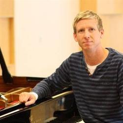 Pianonvirittäjä Tuomas Sievänen