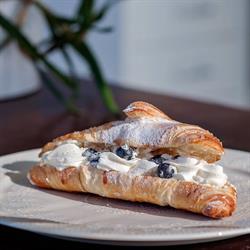 Tuorilan Kotileipomo, Monninkylän myymälä-kahvila