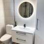 Remontoitu WC valopeilillä