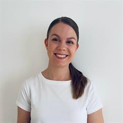 Osteopaatti Essi Pesonen