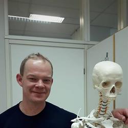 Markus Sarlo, koulutettu hieroja