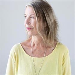 Marjaana Kaakinen - hyvinvointineuvoja, meedio, energiahoitaja & reinkarnaatioterapeutti