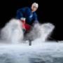 NHL -pelaaja, Kaapo Kakko NOCCO:n mainoskuvauksissa.