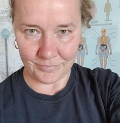 Kalevalainen jäsenkorjaaja Kristiina Hampaala
